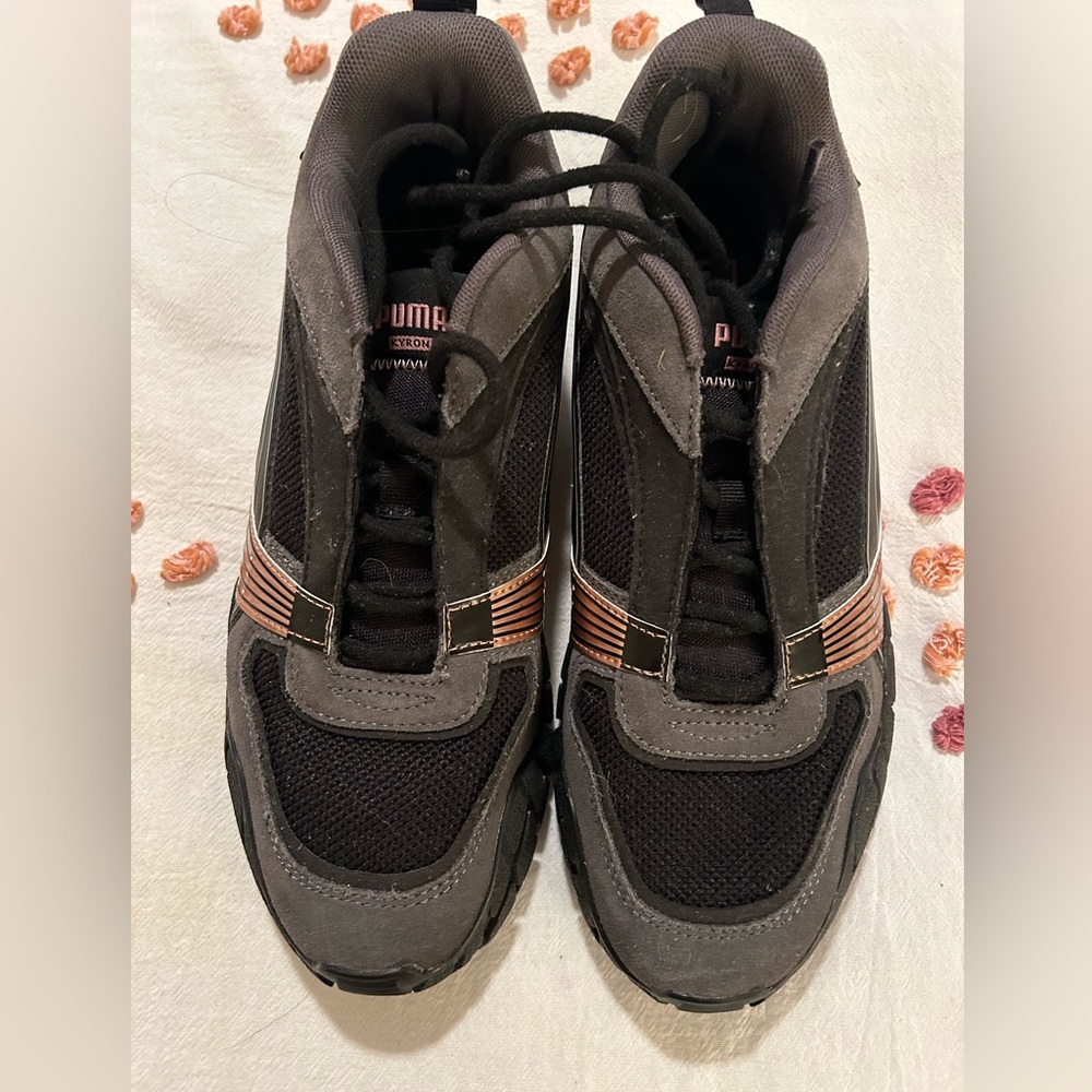 Gently worm puma sneaker , very hard sole